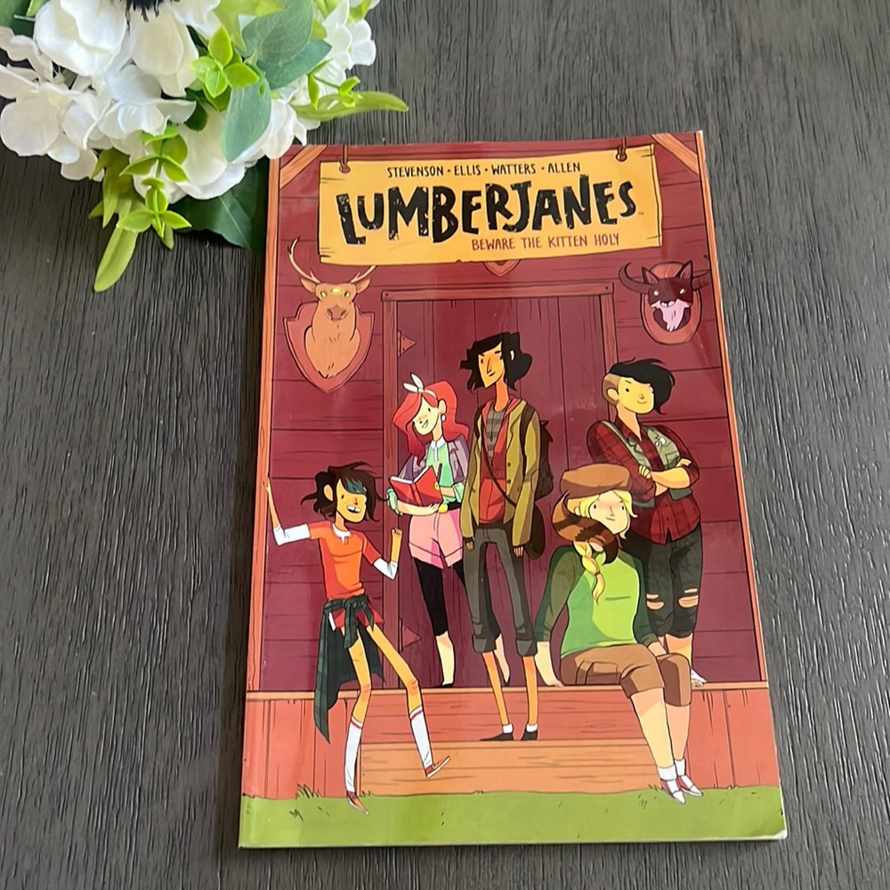 Lumberjanes Vol. 1: Beware The Kitten Holy (1)